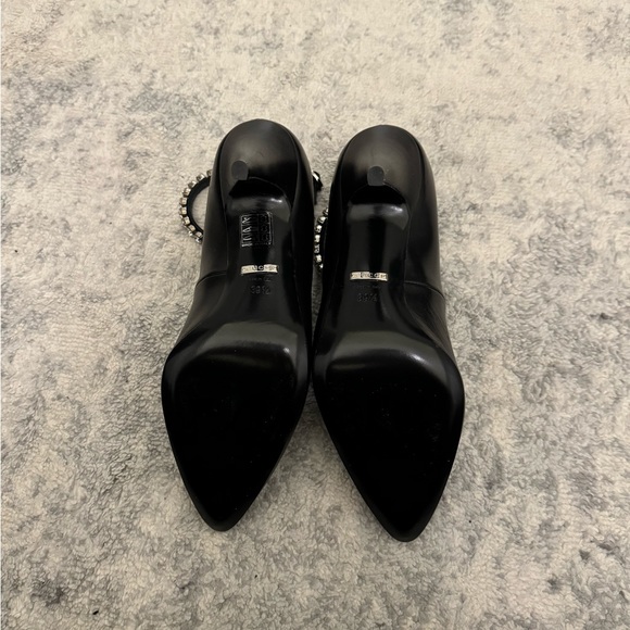 Brand new Gucci black pumps. Size 39.5 - Picture 4 of 7